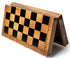 Dunkles Holz-Schachbrett